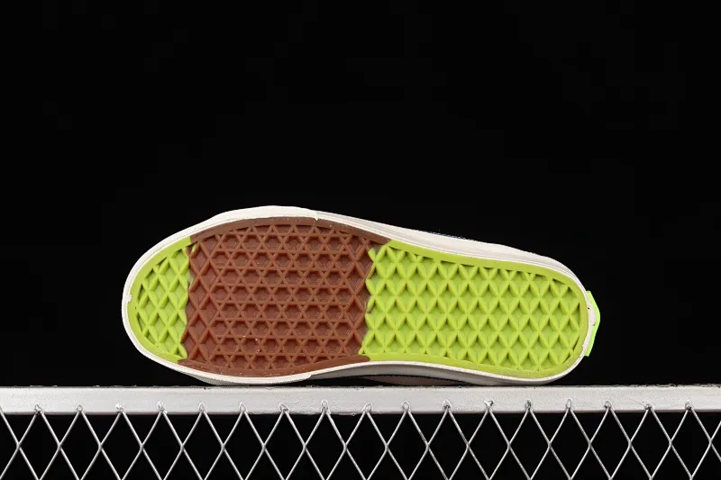 All categories Vans Vans series Vans Mid Vans China Vans Th Snake Trail Lx joint model China casual sneakers VN0A4UWR26N